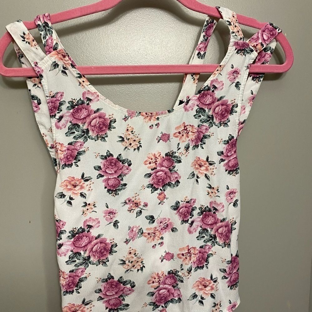 ❤️ forever 21 floral crisscross straps crop top Sz L